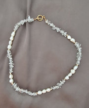 Lade das Bild in den Galerie-Viewer, Cristallo Pearls Necklace