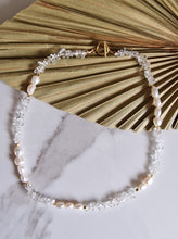 Lade das Bild in den Galerie-Viewer, Cristallo Pearls Necklace