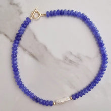 Lade das Bild in den Galerie-Viewer, Chunky Gemstone Pearl Choker