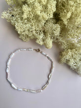 Lade das Bild in den Galerie-Viewer, Baroque Pearl Statement Choker
