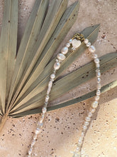 Lade das Bild in den Galerie-Viewer, Moonbow Necklace