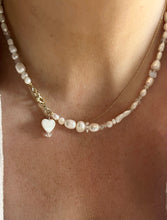 Lade das Bild in den Galerie-Viewer, Moonbow Necklace