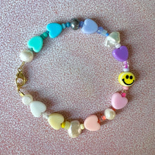 Lade das Bild in den Galerie-Viewer, Rainbow Pearls n Smile Armband