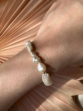 Lade das Bild in den Galerie-Viewer, Dazzling Pearls Armband