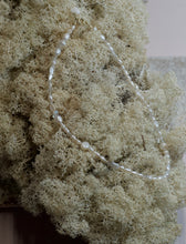 Lade das Bild in den Galerie-Viewer, Moonbow Necklace
