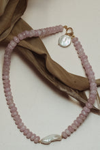 Lade das Bild in den Galerie-Viewer, Chunky Gemstone Pearl Choker