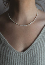 Lade das Bild in den Galerie-Viewer, Baby Pearl Choker