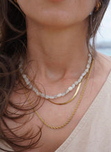 Lade das Bild in den Galerie-Viewer, White Pebble Kette
