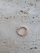 Lade das Bild in den Galerie-Viewer, Baby Pearl Ring rosé