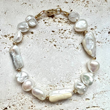 Lade das Bild in den Galerie-Viewer, Dazzling Pearls Armband
