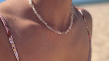 Lade das Bild in den Galerie-Viewer, White Pebble Kette