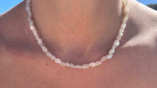Lade das Bild in den Galerie-Viewer, White Pebble Kette