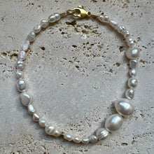 Lade das Bild in den Galerie-Viewer, Amazing Pearls Armband