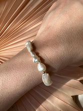 Lade das Bild in den Galerie-Viewer, Dazzling Pearls Armband
