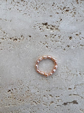 Lade das Bild in den Galerie-Viewer, Baby Pearl Ring rosé
